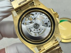 Rolex-GMT-Master-II-11678LN-Yellow-Gold-Green-Dial-oyster-gallery-8