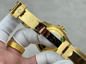 Rolex-GMT-Master-II-11678LN-Yellow-Gold-Green-Dial-oyster-gallery-9