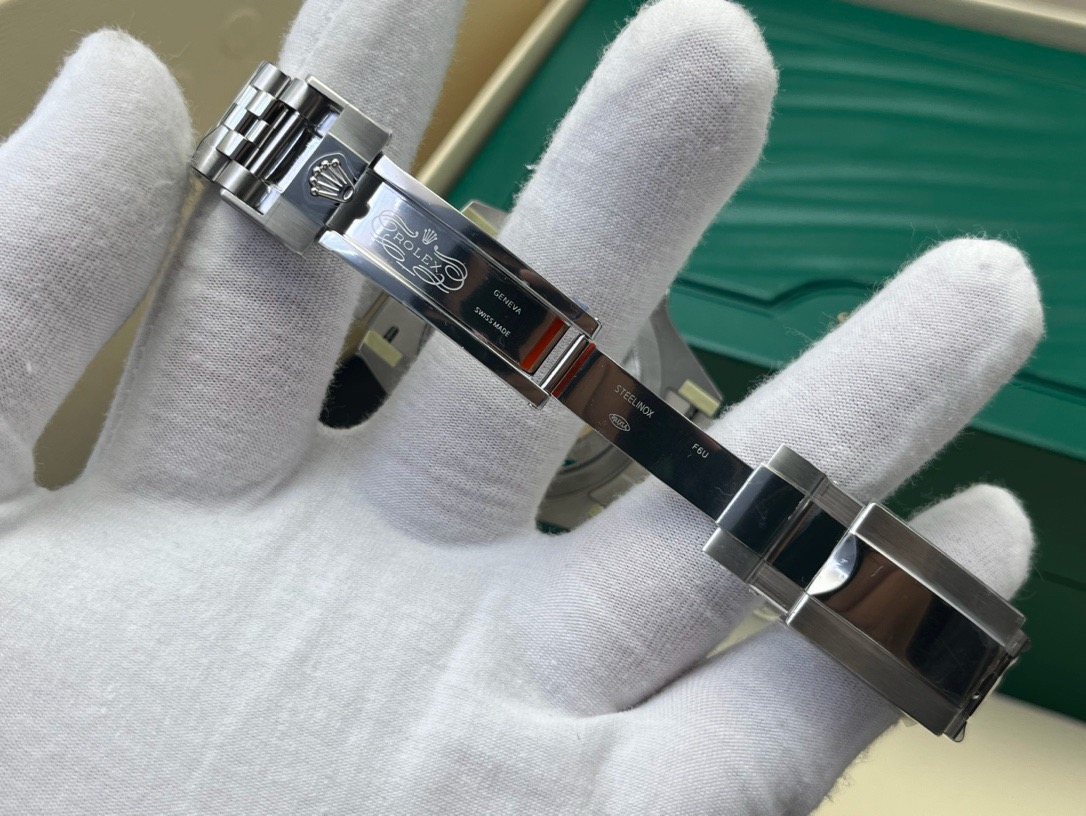 Rolex-GMT-Pepsi-gallery-8