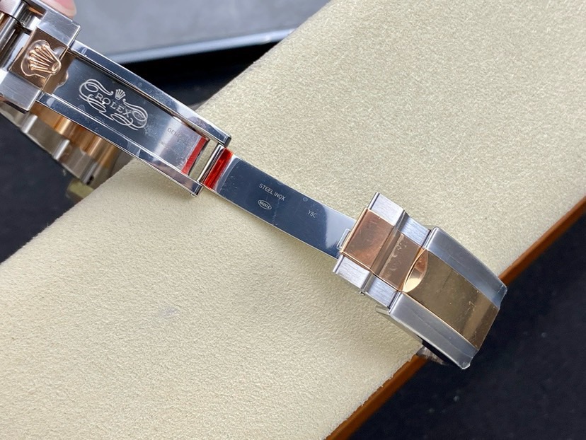 Rolex-GMT-Root-Beer-gallery-9
