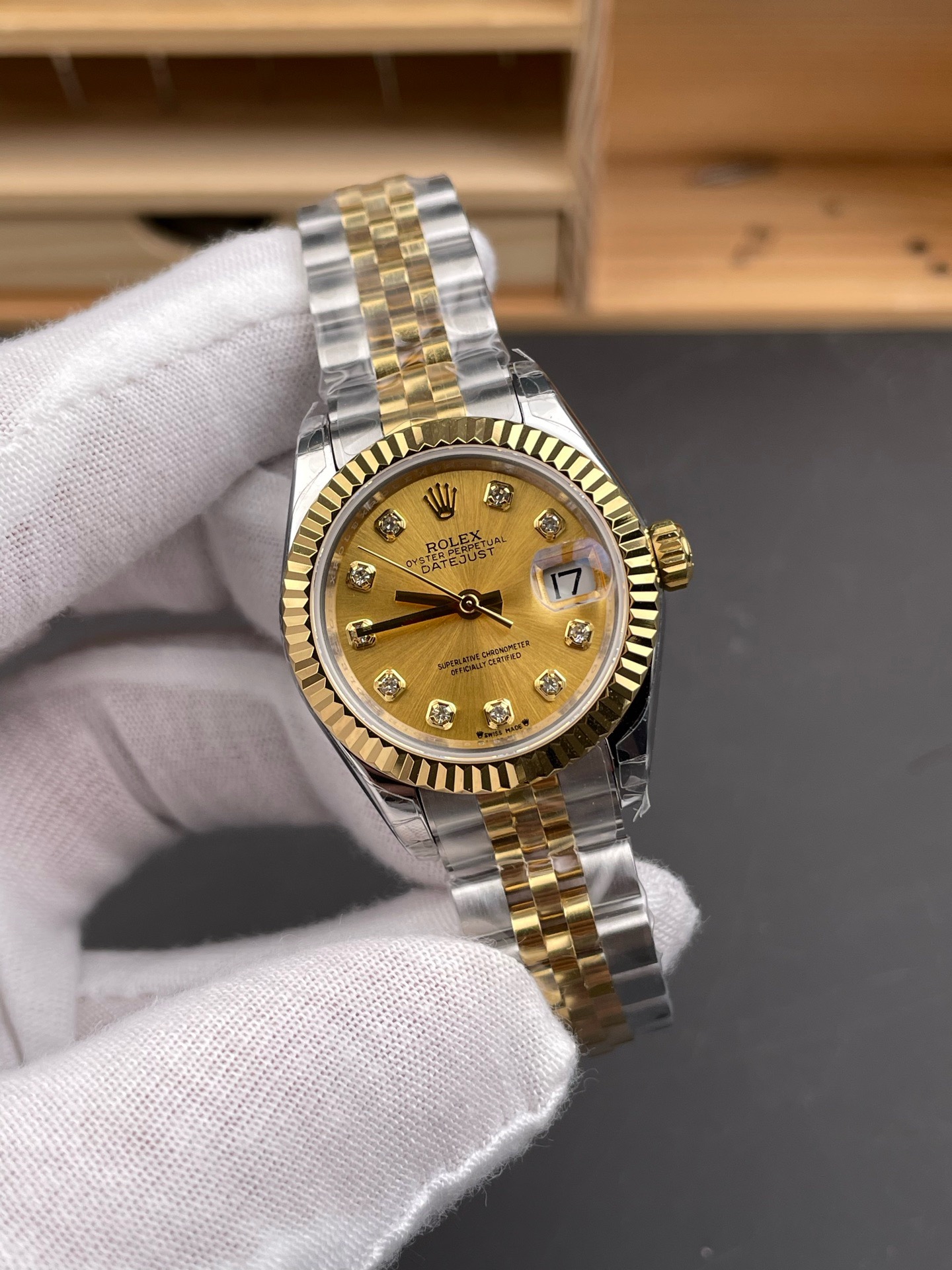 Rolex-Ladies-Datejust-31MM-gallery-2-1