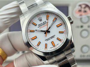 Rolex-Milgauss-116400-0002-Oyster-gallery-4