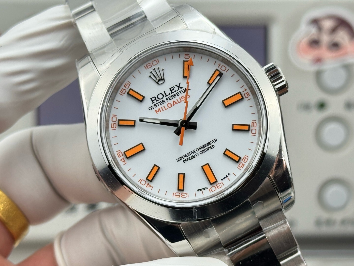 Rolex-Milgauss-116400-0002-Oyster-gallery-4
