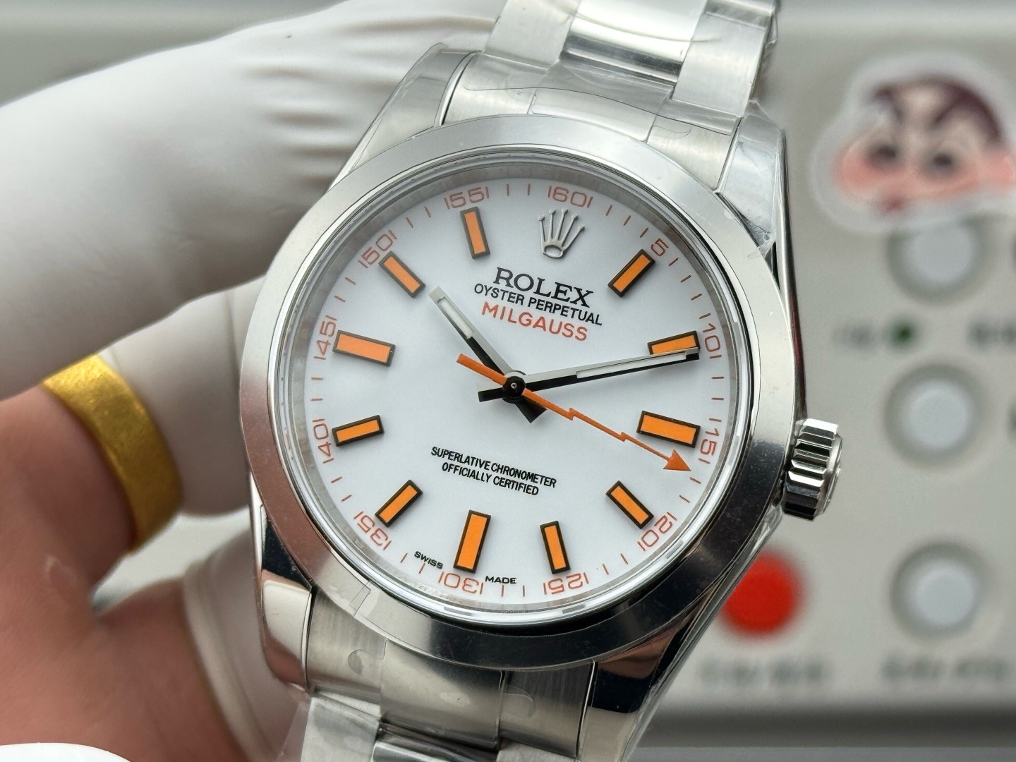 Rolex-Milgauss-116400-0002-Oyster-gallery-5