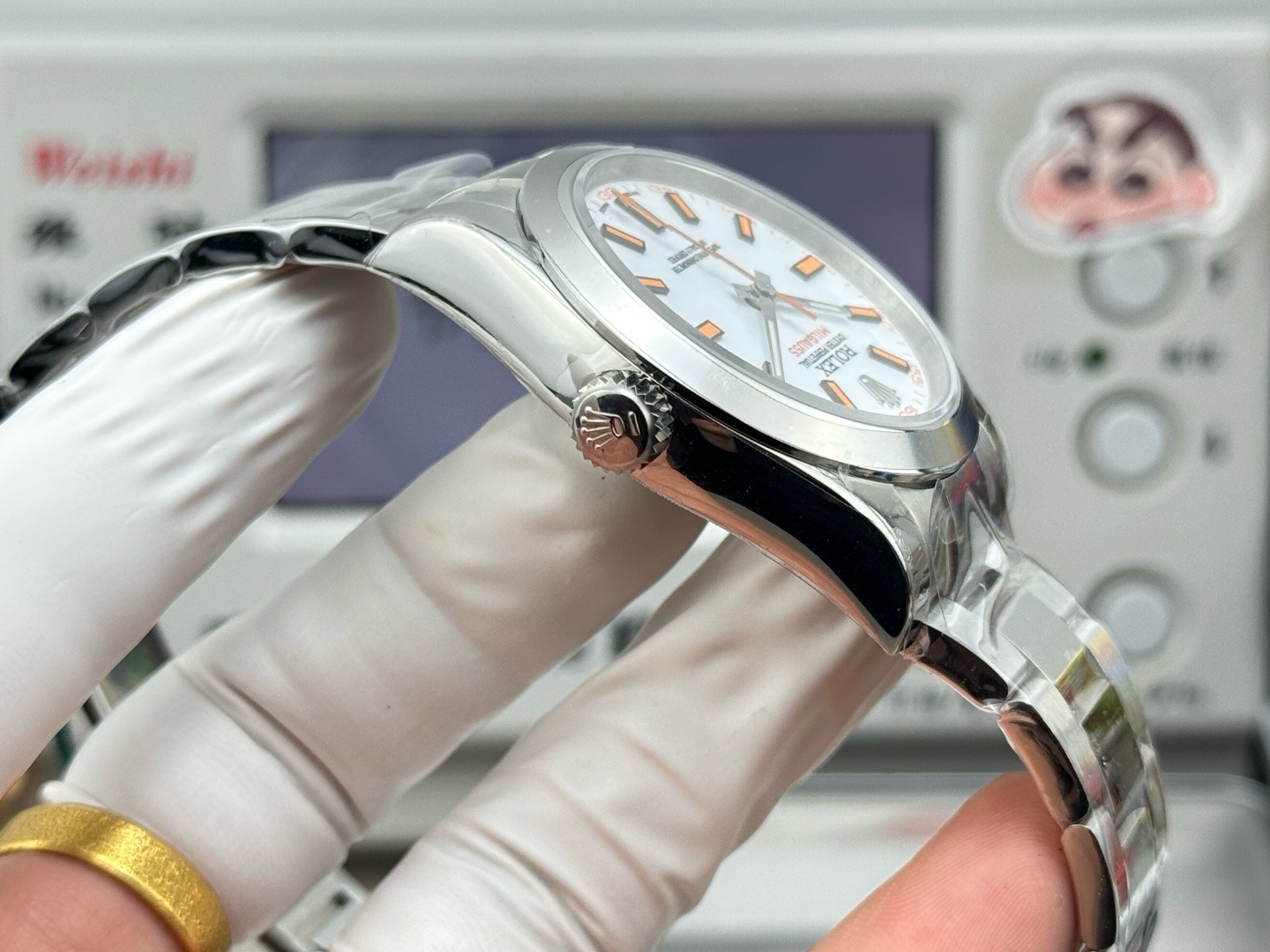 Rolex-Milgauss-116400-0002-Oyster-gallery-7