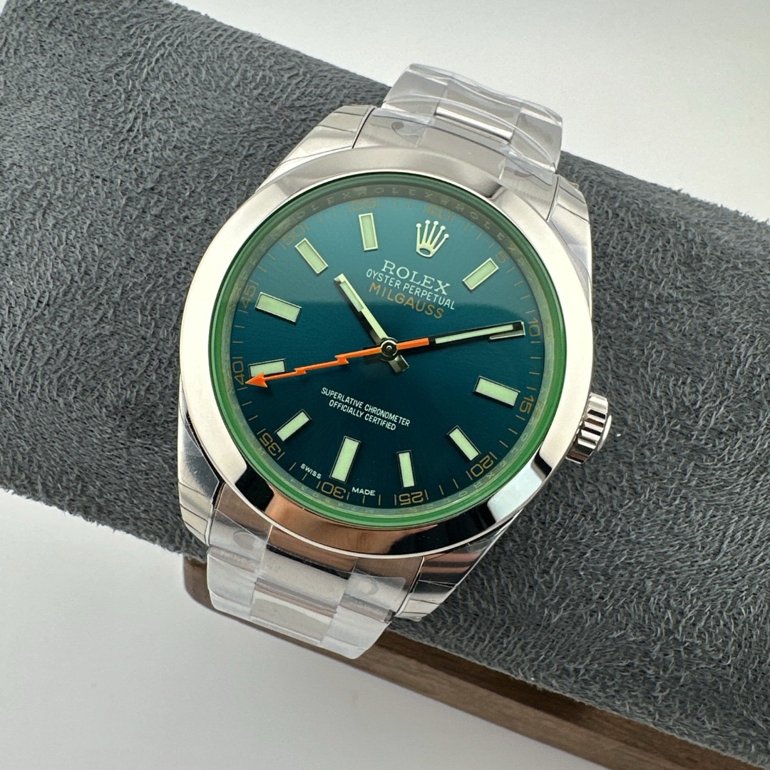 Rolex-Milgauss-116400GV-0002-Blue-Dial-gallery-3