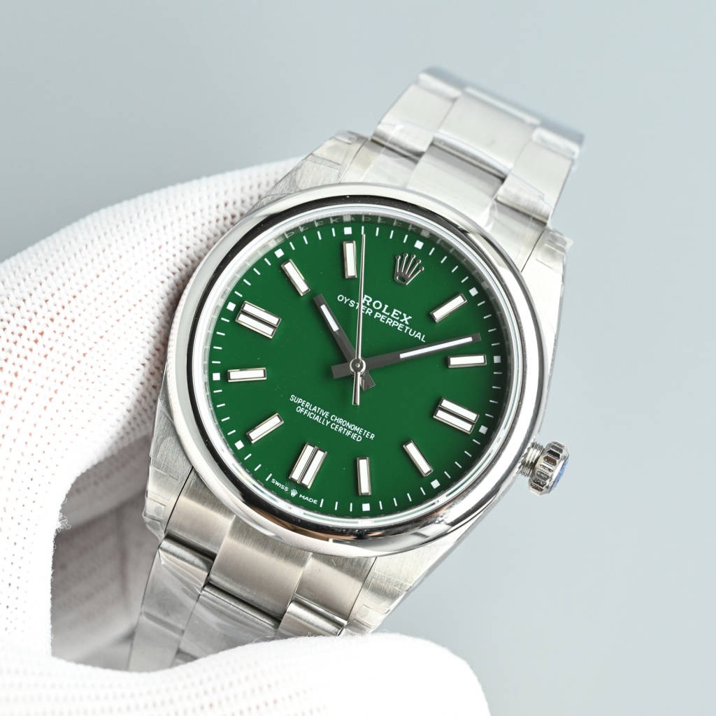 Rolex-Oyster-Perpetual-Green-Dial-126000-0005-gallery-2