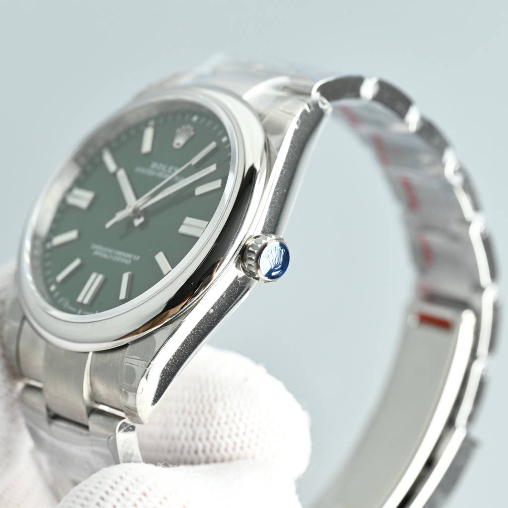 Rolex-Oyster-Perpetual-Green-Dial-126000-0005-gallery-4