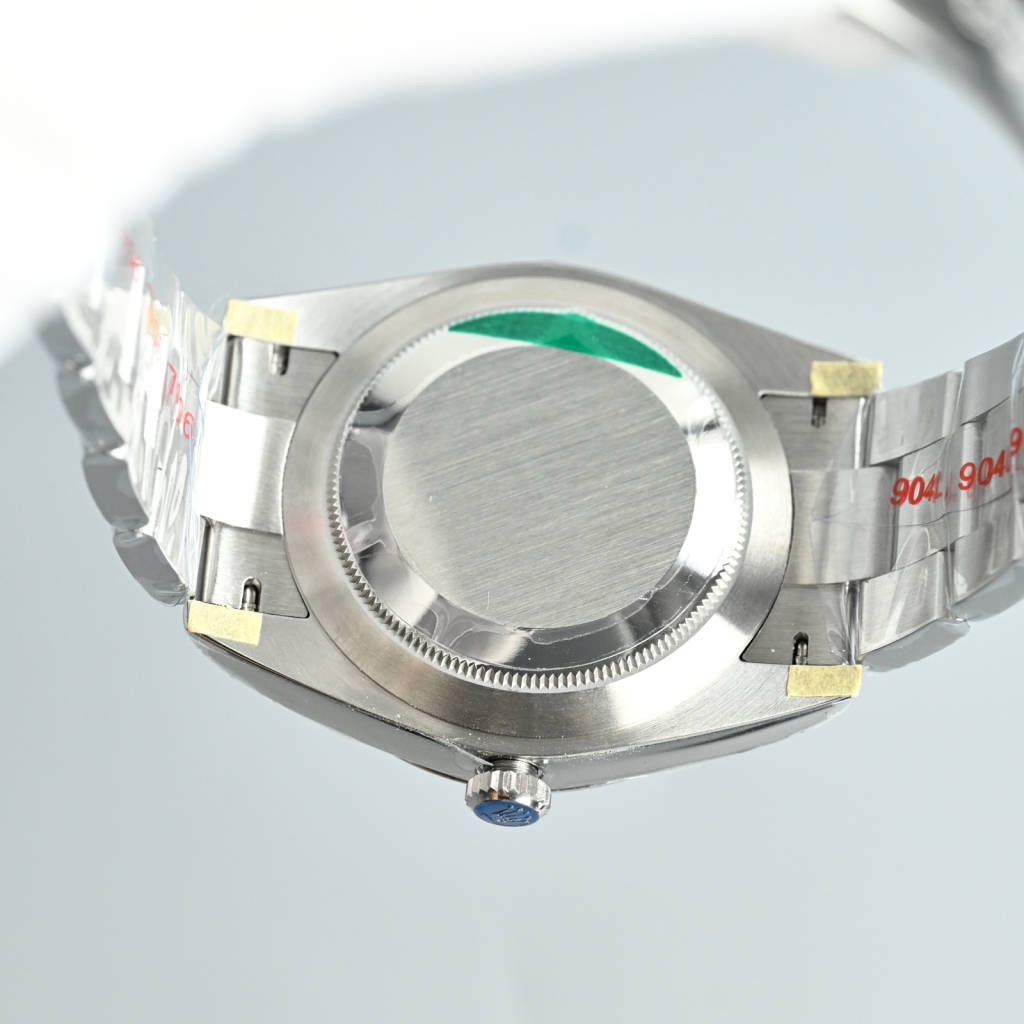 Rolex-Oyster-Perpetual-Green-Dial-126000-0005-gallery-5