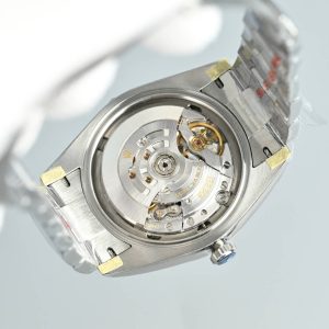 Rolex-Oyster-Perpetual-Green-Dial-126000-0005-gallery-6