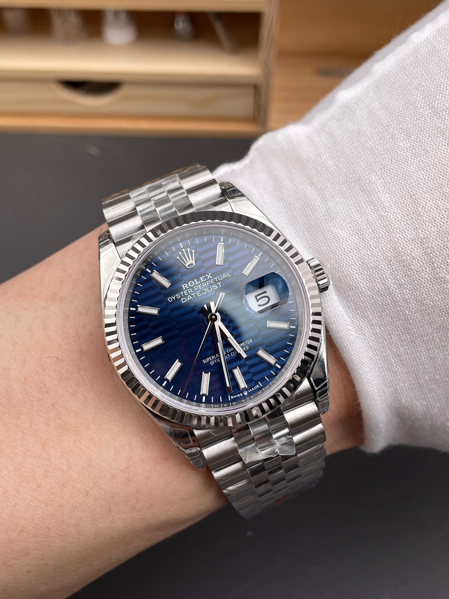 Rolex-Datejust-126234-gallery-9
