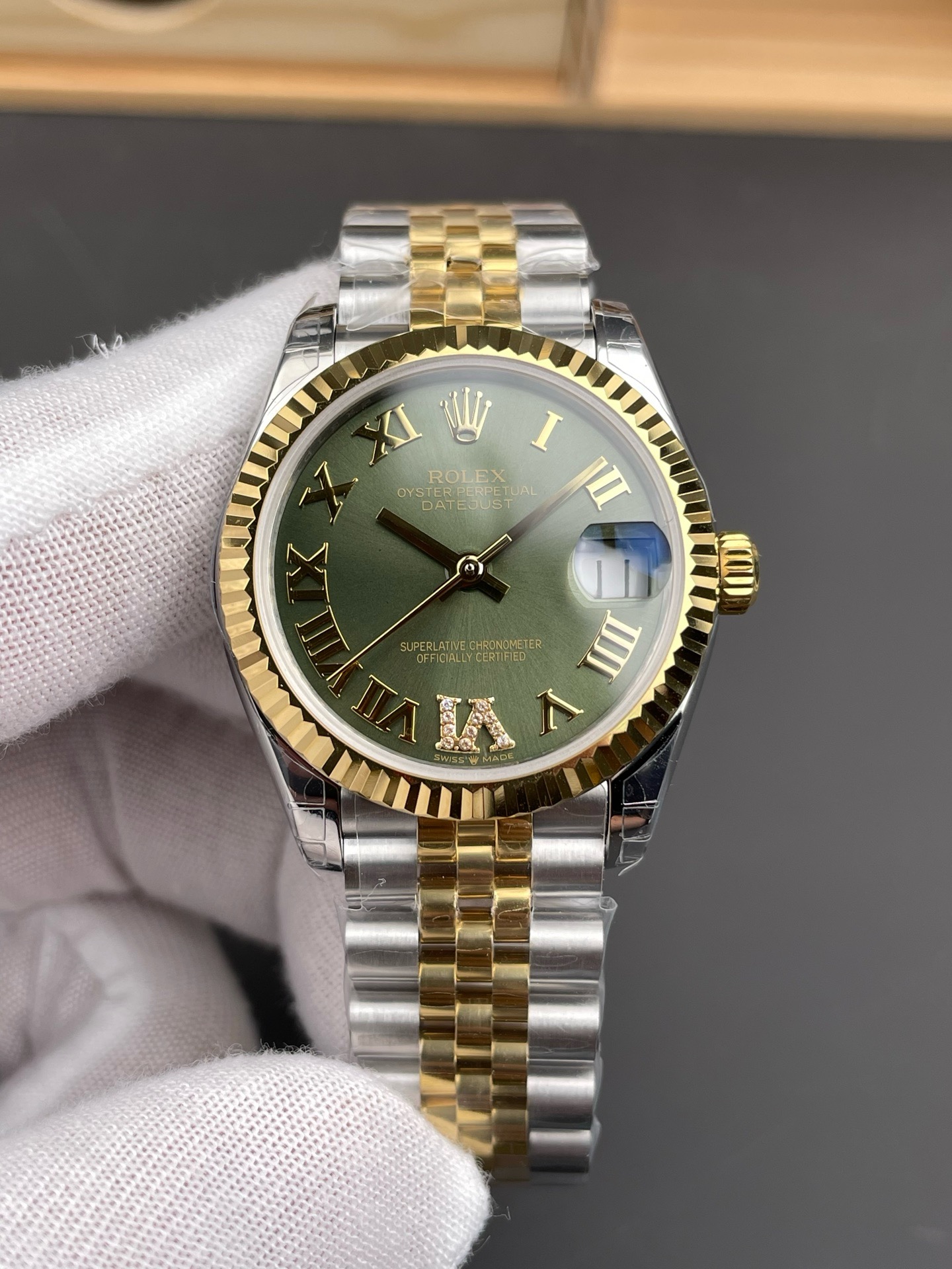 Rolex-Datejust-126283RBR-Green-Roman-Dial-gallery-3