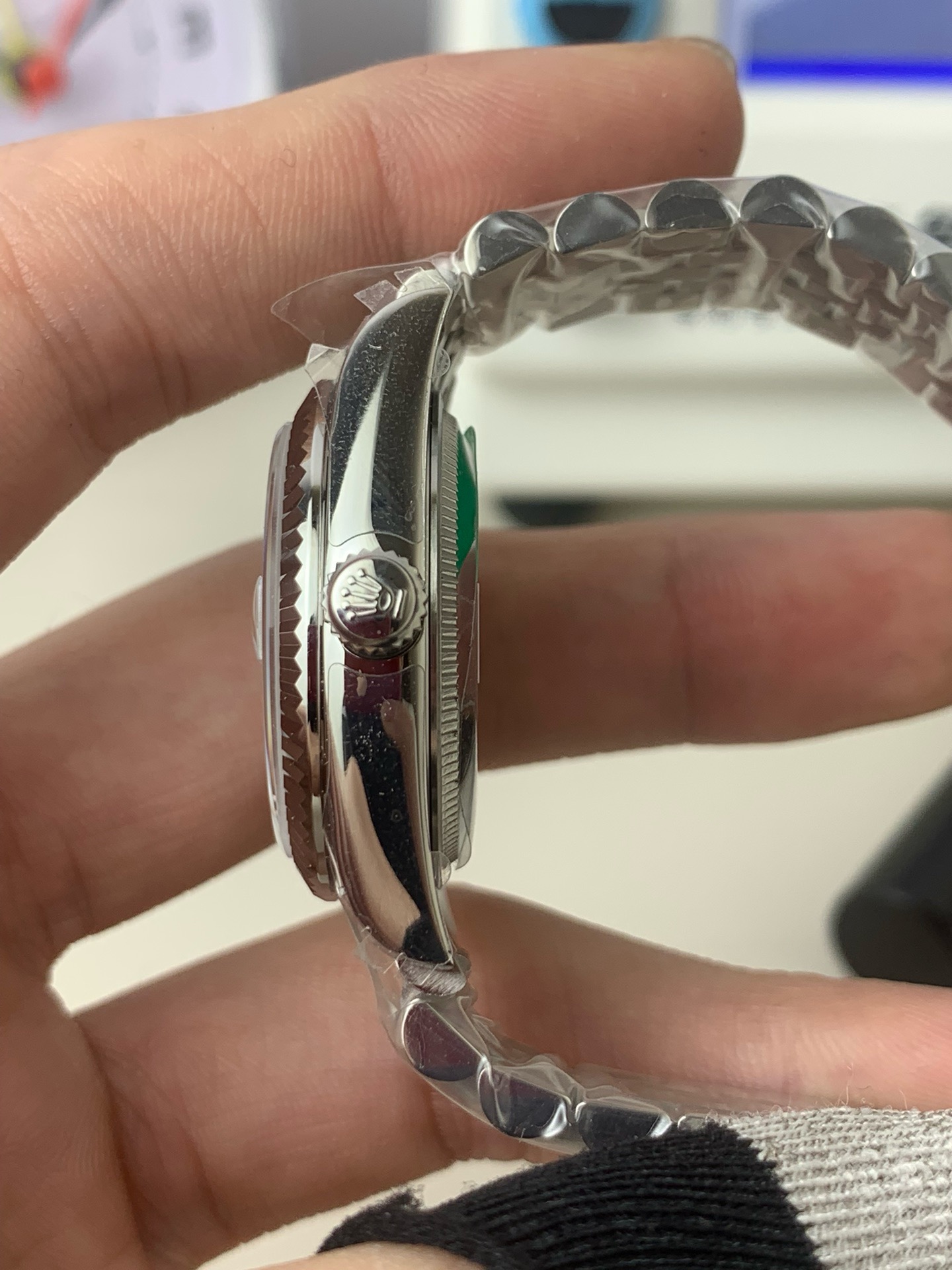 Rolex-Datejust-178384-0017-White-Gold-Silver-and-Diamond-Dial-gallery-3