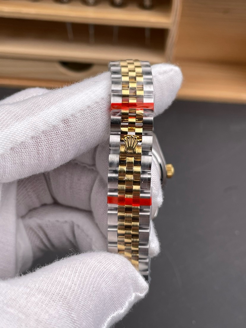 Rolex-Datejust-179173-Yellow-Gold-and-Diamond-Silver-Dial-gallery-8