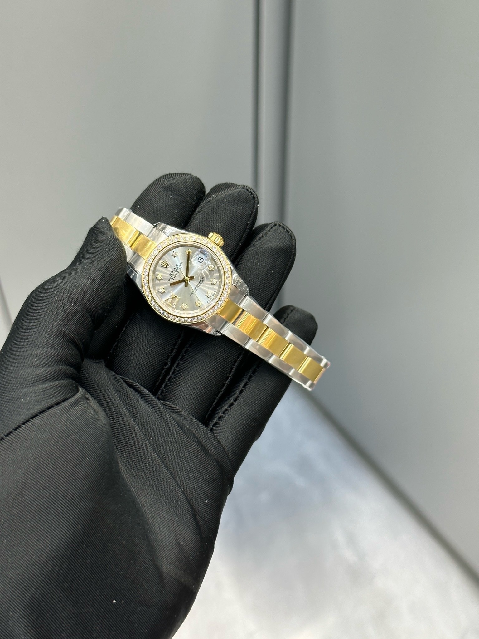 Rolex-Datejust-278288RBR-Diamond-Mother-Pearl-Butterfly-Dial-gallery-2