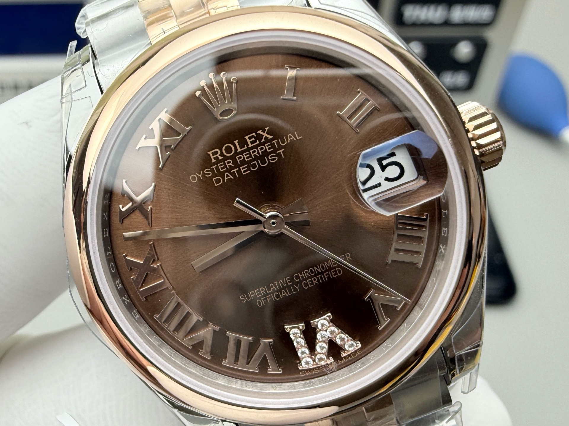 Rolex-Datejust-28mm-Womens-Watch-gallery-4