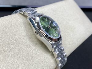 Rolex-Datejust-41-Mint-Green-Dial-gallery-6