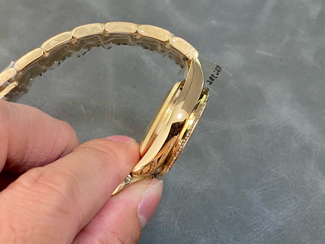 Rolex-Datejust-Yellow-Gold-Green-Dial-Iced-out-118348-gallery-5