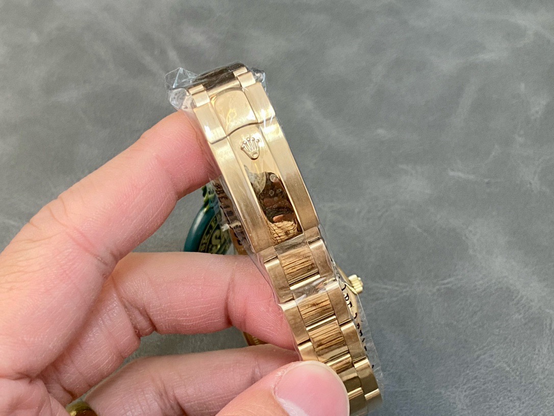 Rolex-Datejust-Yellow-Gold-Green-Dial-Iced-out-118348-gallery-8
