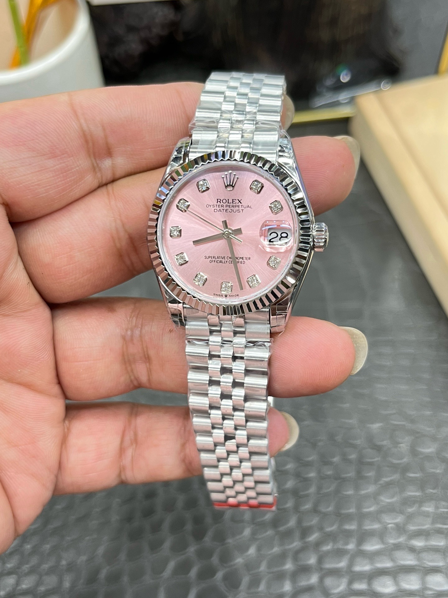 Rolex-Lady-Datejust-Pink-Oyster-Perpetual-gallery-2