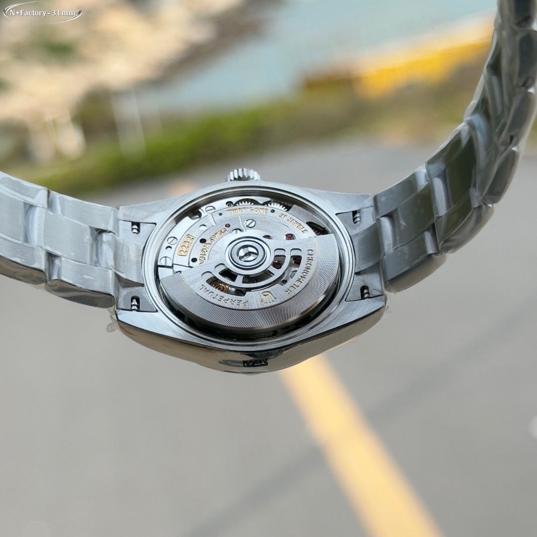 Rolex-Oyster-Perpetual-Orange-Dial-124300-0004-gallery-6