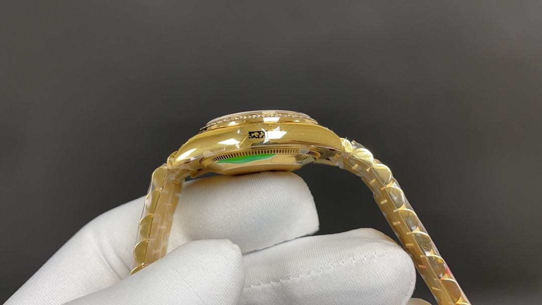 Rolex-Pearl-Master-81208-Gold-and-Diamond-Dial-gallery-5