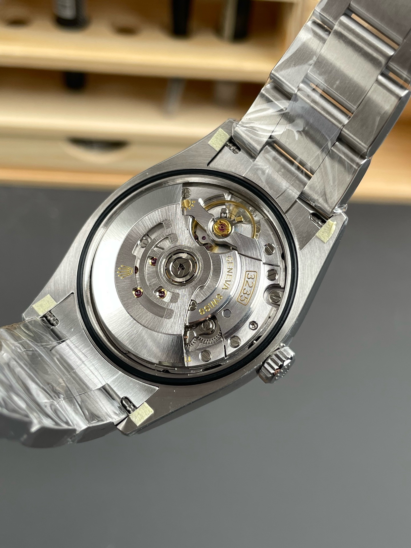 Rolex-Perpetual-116200-gallery-5