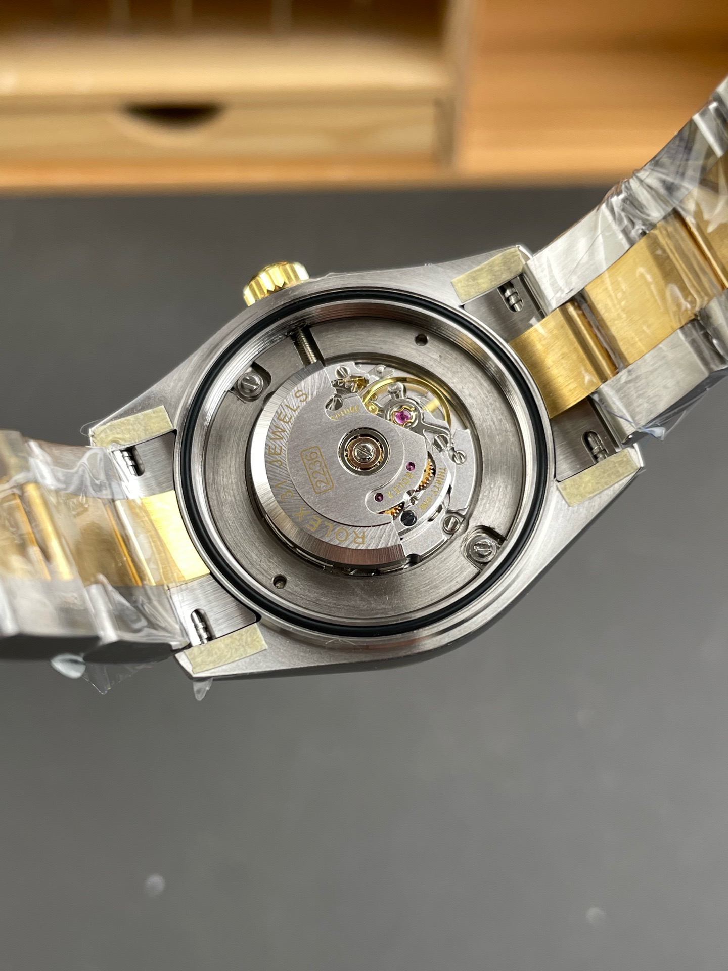 Yellow-Oyster-Perpetual-gallery-5