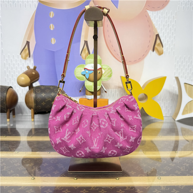 Louis Vuitton Pochette Valley M28327 Fuchsia