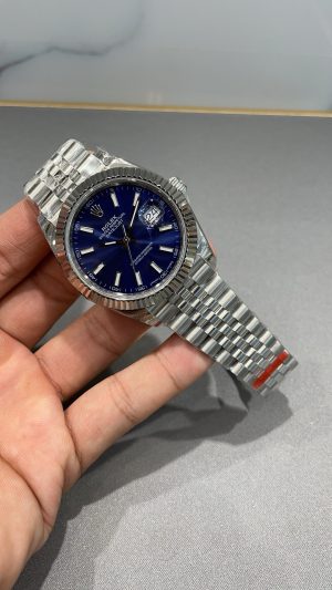 Rolex-Datejust-126334-0002-Blue-Dial-gallery-5