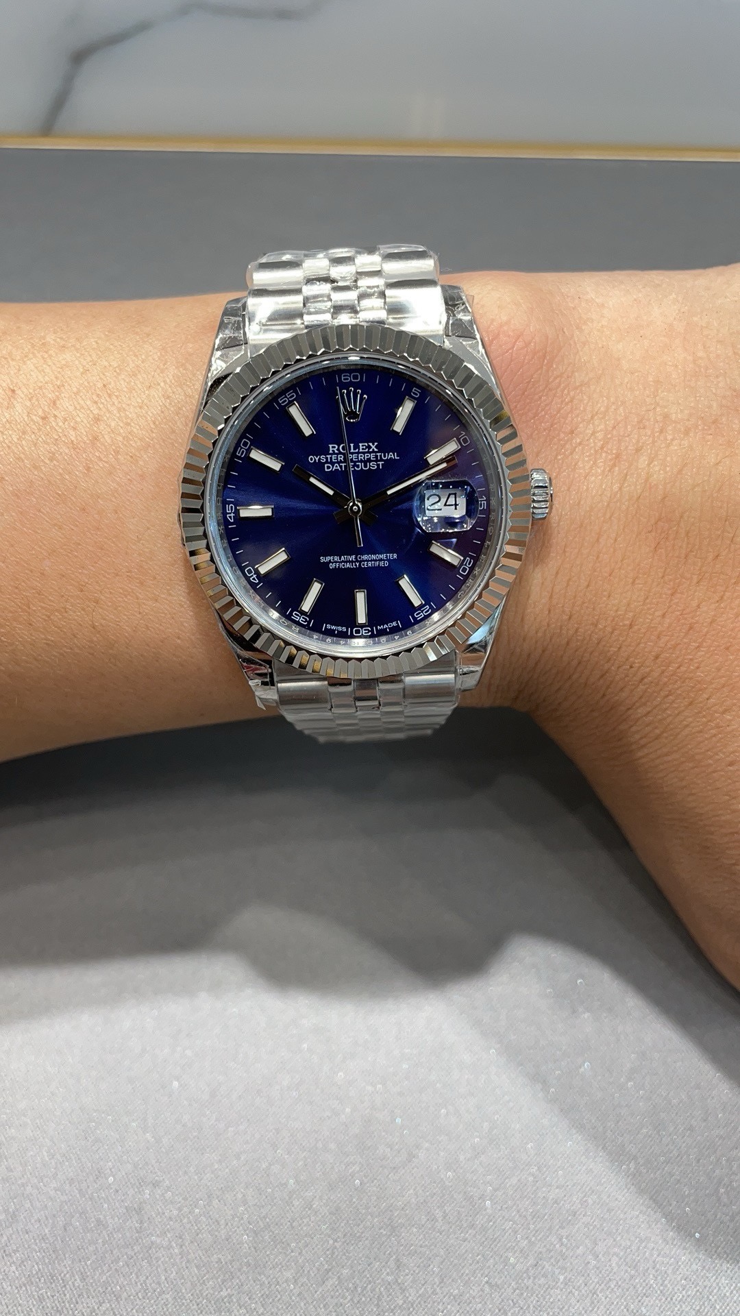 Rolex-Datejust-126334-0002-Blue-Dial-gallery-6